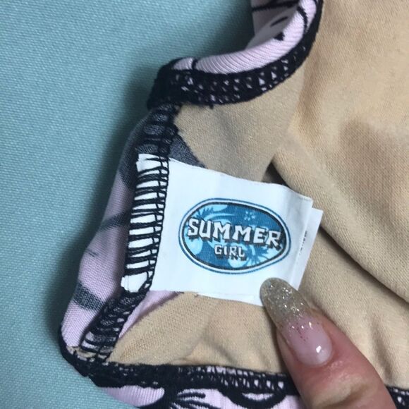 Hawaiian Floral Two Piece Bathing Suit. - Picture 4 of 8